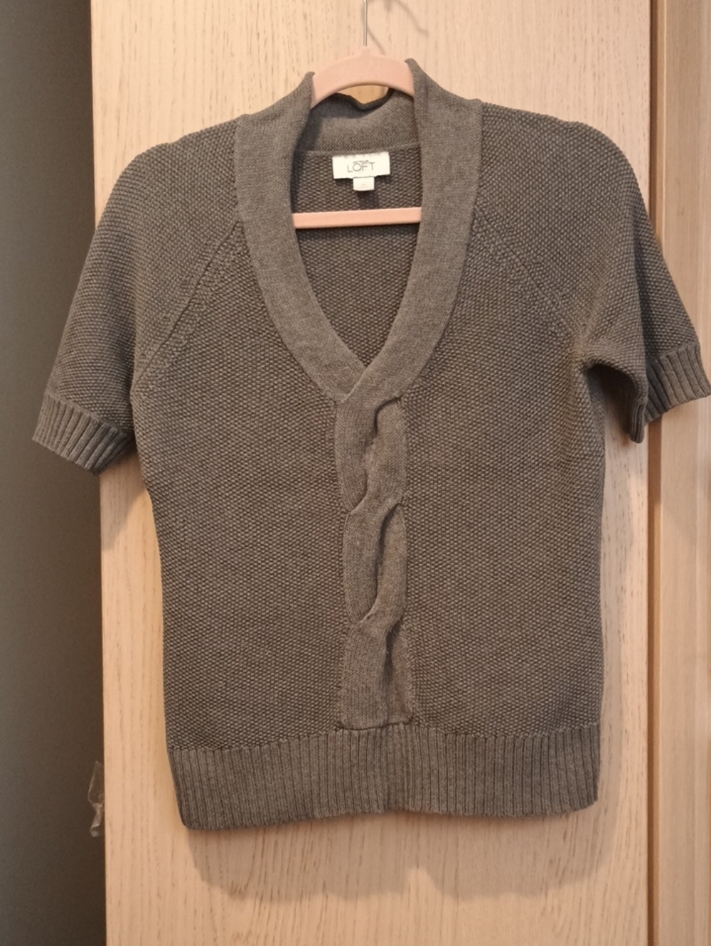 LOFT  Gray Short-Sleeve V-Neck Cable Knit Sweater